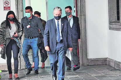 El ministro de Salud renunció a su cargo ayer por la mañana. Una ‘lluvia’ de críticas acompañaron su gestión y salida.