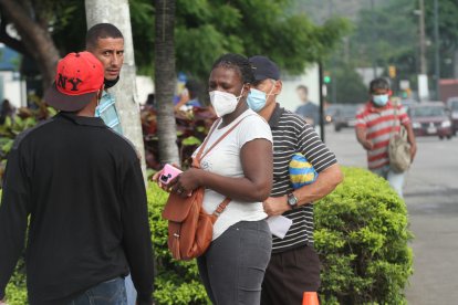 Familiares llegaron a la morgue para retirar el cuerpo.