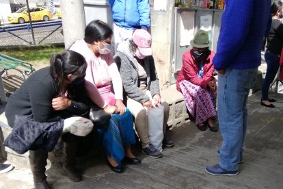 Familiares de los menores fallecidos llegaron a la morgue para retirar los restos.