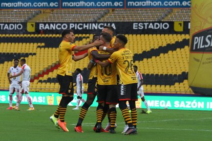 Barcelona vence 1-0 a Técnico Universitario.