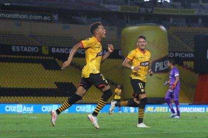 Byron Castillo estuvo bien en el segundo partido y hasta hizo un gol.