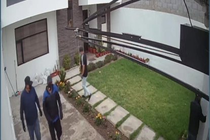 Víctimas de los sujetos no logran entender cómo ingresaron.