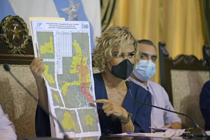 La alcaldesa Cynthia Viteri mostró los sectores de la ciudad en donde se realizaría la vacunación.