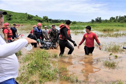 El cadáver de una de las menores de edad fue hallado en medio de plantas marinas.