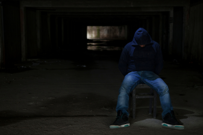 El hombre caminó con la cabeza de su hija en sus manos y se entregó a la policía.