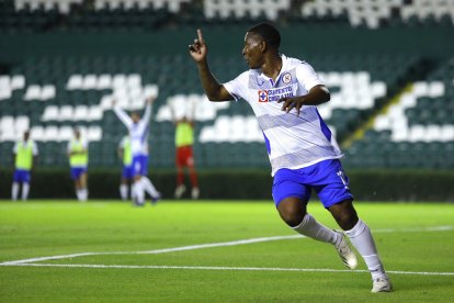 Bryan Angulo jugador del Cruz Azul de México.