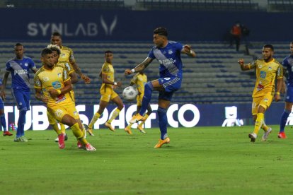 El Bombillo no ha podido romper la muralla defensiva del Delfín.