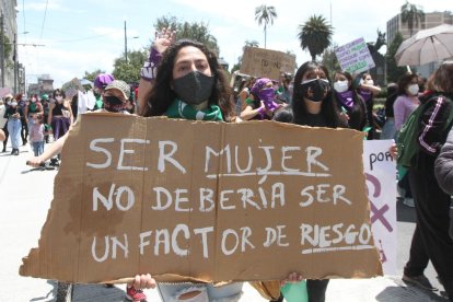 La marcha recorrió el Centro Histórico de Quito hasta llegar a la plaza de Santo Domingo