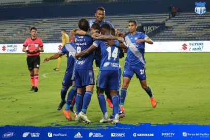 Toda la alegría del gol de Facundo Barceló ante Delfín.