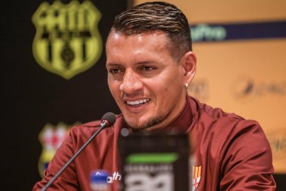 Carlos Garcés delantero manabita del Barcelona.