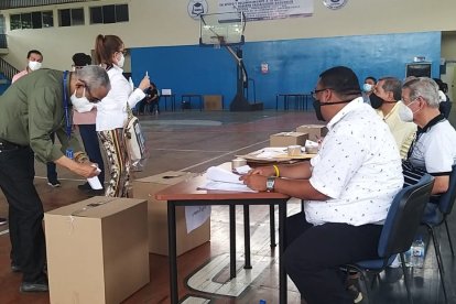 El ganador de la contienda se posesionará el 24 de este mes, de acuerdo al cronograma elaborado por el tribunal electoral, que hasta el momento no recibe la notificación judicial.