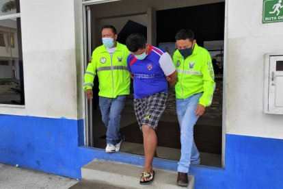 Según los agentes, el detenido ofertaba a una adolescente a través de páginas web.