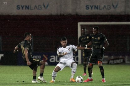 Liga de Quito volvió a presentar un juego irregular en el empate a dos goles en el campo del Cuenca, donde ganó el año anterior.