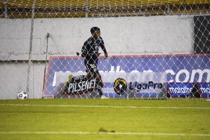 Pedro Vite celebra el gol que le marcó a Aucas para el triunfo 4-3 de Independiente del Valle.