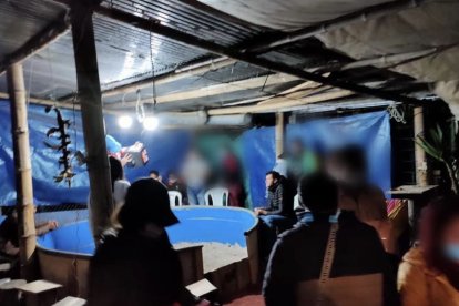 Al menos, 60 personas se encontraban en ese lugar que fue clausurado.