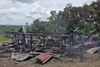 El fuego acabó con la vivienda y con todo lo que había en su interior.