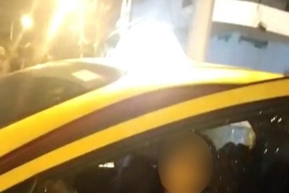 La señora recibió dos impactos de bala mientras conducía su vehículo en el sur de Guayaquil.