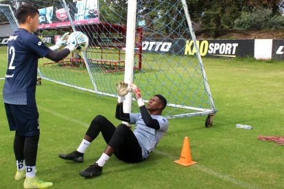 Leodán Chalá pasó por todas las categorías formativas de los puros criollos y ahora es el guardián del arco del equipo principal.