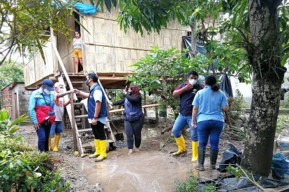 Funcionarios del Ministerio de Inclusión Económica y Social acudieron a los tres recintos para conocer las necesidades de los damnificados.