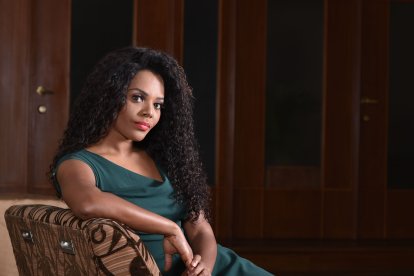 Hellen supo desde niña que quería ser periodista de televisión.