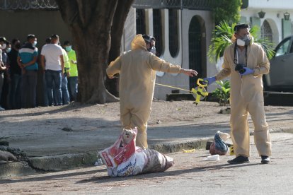 Envuelto en dos fundas de plástico fue hallado el cuerpo de Johnny Aguilar