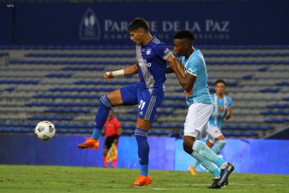 Emelec no pudo romper en el primer tiempo el candado que puso la visita
