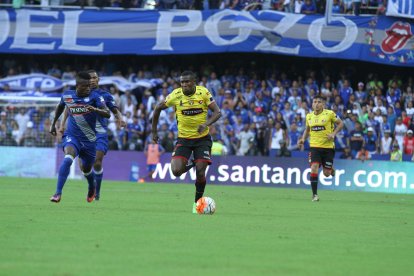El exjugador de Emelec, Carlos Moreno, fue sancionado en 2017 por actuar con documentos adulterados.