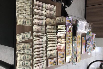 Las evidencias que supuestamente le encontraron al detenido.