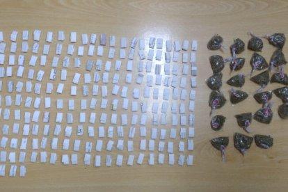 Parte de las dosis halladas en el inmueble intervenido en Durán.