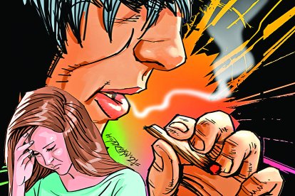 Esposo fue descubierto que fumaba drogra.