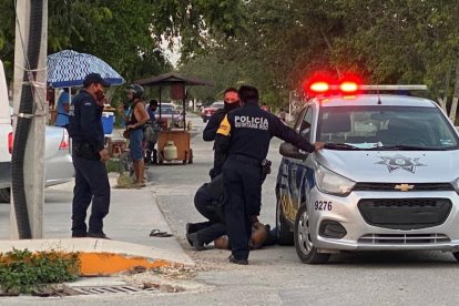 La mujer, de 26 años, fue detenida por un supuesto escándalo en la vía pública.