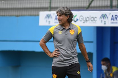 El estratega argentino Héctor Bidoglio cumple con su primera experiencia en el balompié ecuatoriano.
