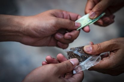 Se presume que los detenidos vendían la droga con la modalidad de intercambio de manos.