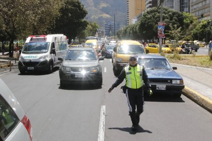 Agentes de tránsito se sumarán a los controles que harán Fuerzas Armadas y Policía.