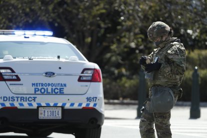 Un policía muerto y otro herido en un nuevo incidente en el Capitolio.