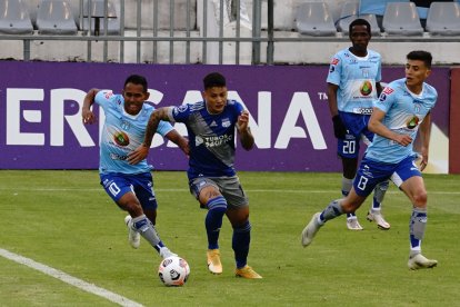 Macará y Emelec igualaron 2-2, en el juego de ida de la primera fase de la Copa Sudamericana.