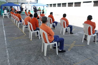 En los centros penitenciarios hubo en esta ocasión menos personas para el voto de los privados de la libertad.