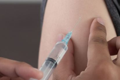 La vacunación preferencial en México es para los adultos mayores.