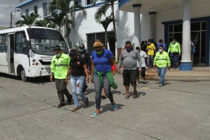 Los sospechosos fueron puestos a órdenes de las autoridades.