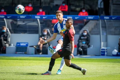 El ecuatoriano Carlos Gruezo estuvo presente en la derrota del Augsburgo.