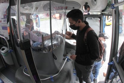 Algunos usuarios no conocían la nueva tarifa y reclamaban a la hora de pagar el pasaje.