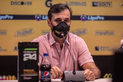 Fabián Bustos DT de Barcelona, ahora enfrentará a Mushuc Runa.