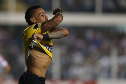 Año 2017, Álvez había hecho el gol con que Barcelona derrotaba en Brasil al Santos.