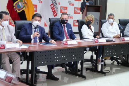 El COE Nacional anunció sanciones contra quienes no acaten las nuevas resoluciones.