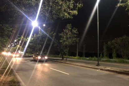 La arteria que conecta al norte de Guayaquil con la vía a la Costa está mejor iluminada.