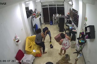 Las mujeres evitaron el robo de sus pertenencias.