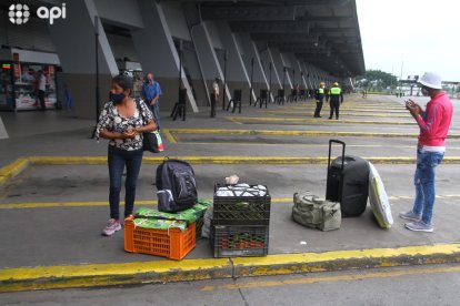 La Terminal Terrestre de Guayaquil luce vacía este 19 de abril tras anunciarse la paralización de transportistas.