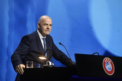 Gianni Infantino,  durante el Congreso de la UEFA, criticó la creación de la Superliga.