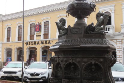 Los leones están  representados en fuentes,  plazas y parques.