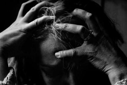 Los dos sospechosos fueron encontrados junto al cadáver de la mujer.